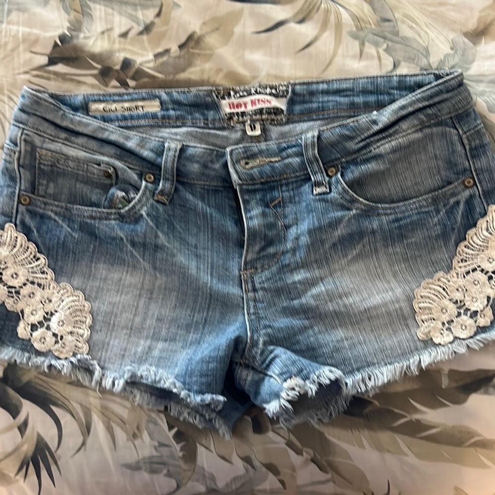 Hot kiss cici jean shorts